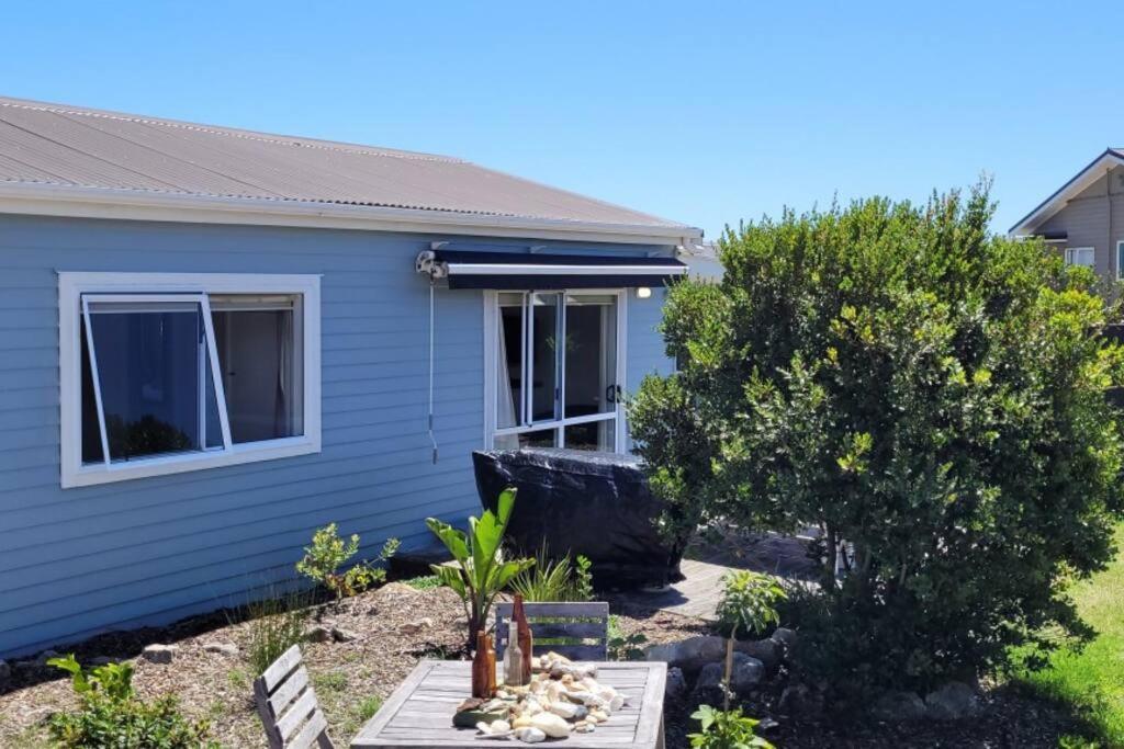 Pohara'S Seaside Chalet Exterior photo